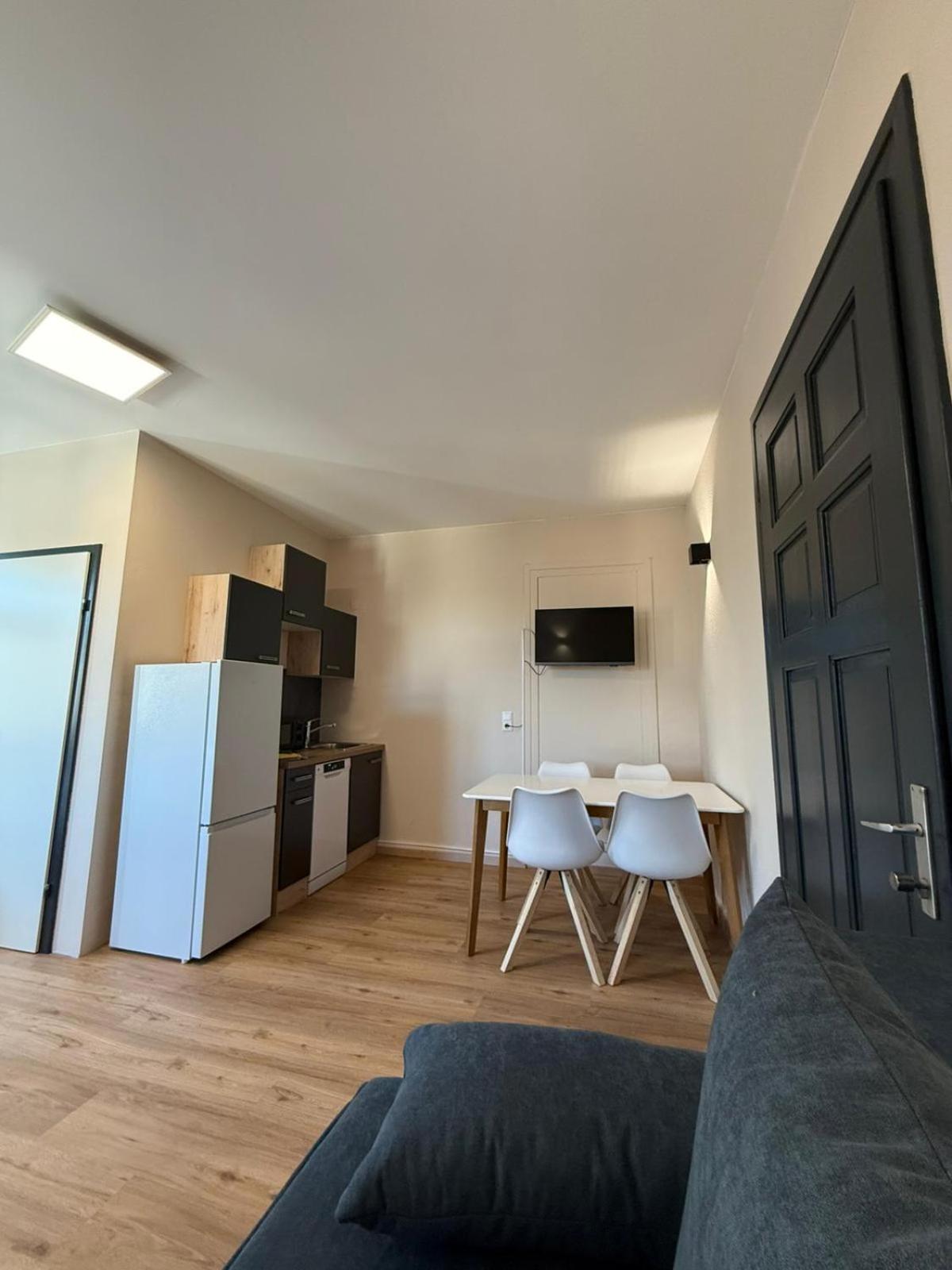 Crown Living Villa Blumenau Studios, Smarttv, Parkplatz Lustenau Dış mekan fotoğraf