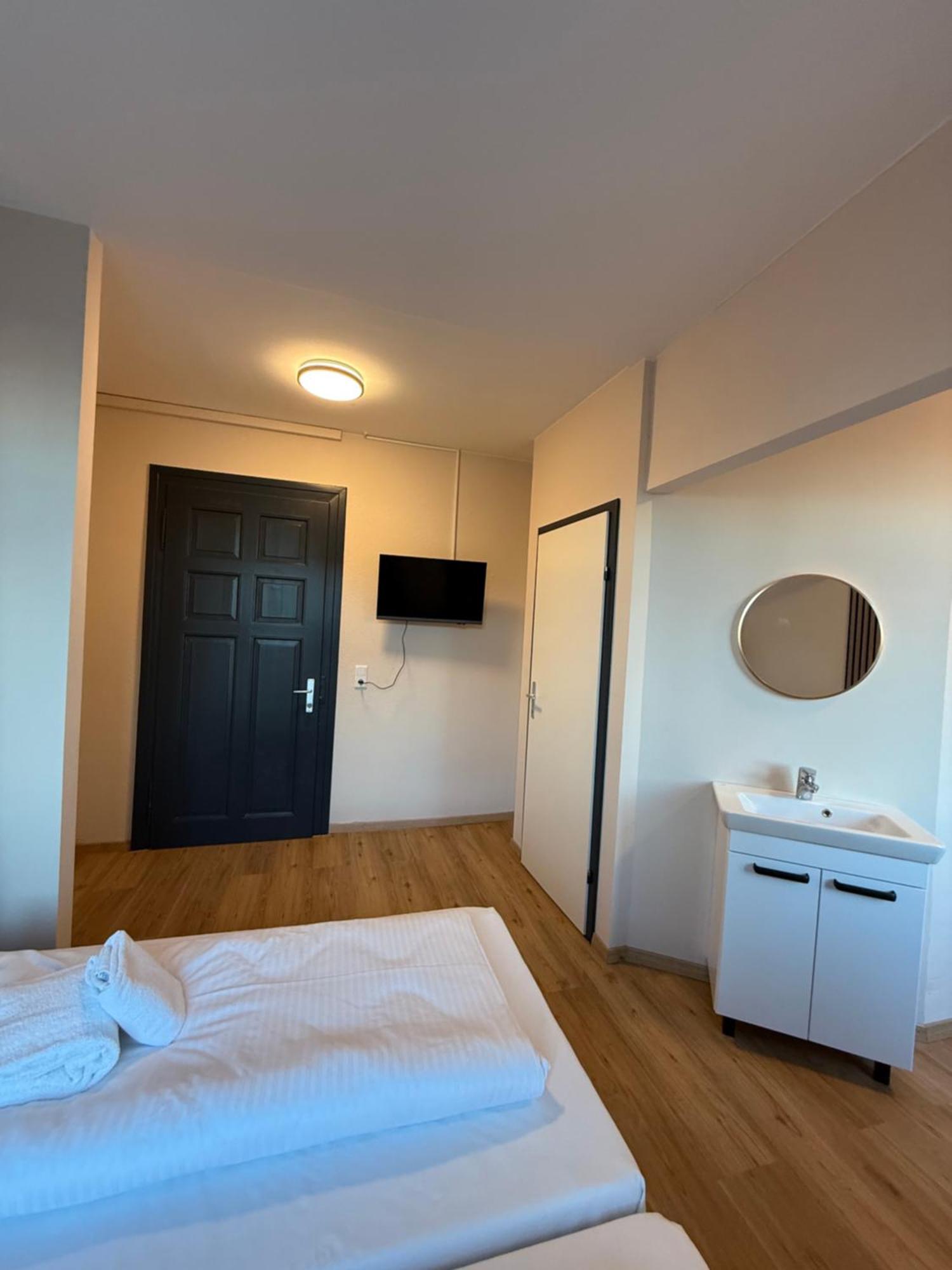 Crown Living Villa Blumenau Studios, Smarttv, Parkplatz Lustenau Dış mekan fotoğraf